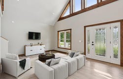87 River Road, Topsham, ME 04086
