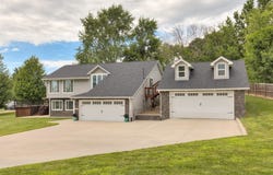 6810 Coburn Lane, Johnston, IA 50131