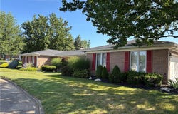 403 Hillcrest Drive NE, New Philadelphia, OH 44663