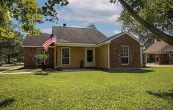 7445 Linda Lee Dr, Denham Springs, LA 70706