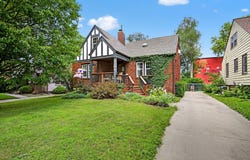 2709 41st Place, Des Moines, IA 50310
