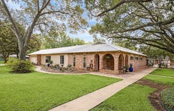 302 Strickland Avenue, Eagle Lake, TX 77434