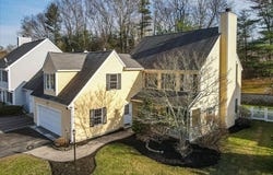 124 Clear Pond Dr, Walpole, MA 02081