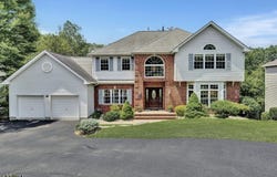 10 Skyview Dr, Rockaway Twp., NJ 07866-2320