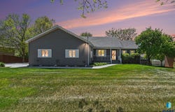 1025 Heritage Dr, Madison, SD 57042