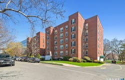 7 4th Street, Stamford, CT 06905