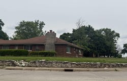 1907 N STERLING Avenue, Peoria, IL 61604