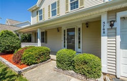 5768 Oatfield Dr, Farmington, NY 14425