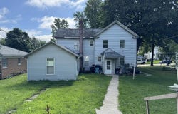 607 S Jackson, MOUNT CARROLL, IL 61053