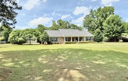 828 Warrior Drive, Valley Grande, AL 36701