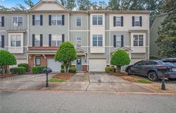 1768 Oakbrook Lane NW, Kennesaw, GA 30152