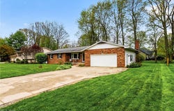 324 Old Oak Drive, Cortland, OH 44410