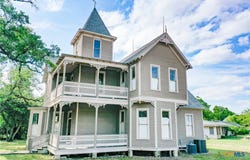 204 W Reuss Boulevard, Cuero, TX 77954