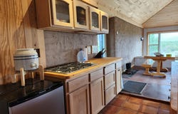 17 Aquaje Rd, Tres Piedras, NM 87577