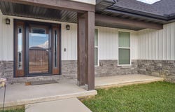 1053 W Thoroughfare Street, Seymour, MO 65746