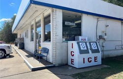 109 N Broadway ST, Hartford, AR 72938