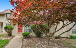 33 Colony W Drive, Champaign, IL 61820