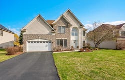 415 Mallard Point Drive, North Aurora, IL 60542