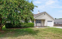 496 Sand Ridge Road, Hubert, NC 28539