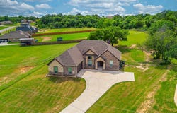 1212 Mary Ellis Drive, Springtown, TX 76082