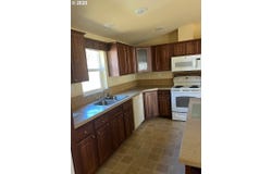 911 TUNNEL Rd, Glendale, OR 97442