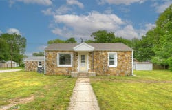 1800 Hazel Avenue, Carthage, MO 64836