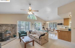 24030 Hitching Post Rd, Sonora, CA 95370