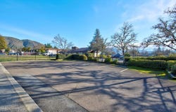 124 NW Midland Avenue, Grants Pass, OR 97526