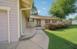 7421 W Hale Ave, Wichita, KS 67212