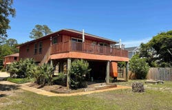 5233 Soundside Dr, Gulf Breeze, FL 32563