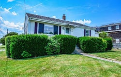117 Wolcott Avenue, Middletown, RI 02842