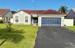 1060 New Parkview Pl, Haverhill, FL 33417