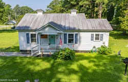 106 S Third Street, Bayboro, NC 28515