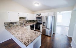 1432 Surrey Lane, St Peters, MO 63304