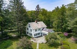 21 Cemetery Rd, New Lebanon, NY 12125
