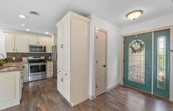 5136 Sweet Water Circle, Waterloo, IA 50701