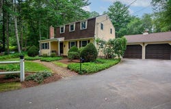 380 Quaker St, Northbridge, MA 01534