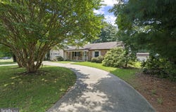 210 HIGH STREET, MAPLE SHADE, NJ 08052