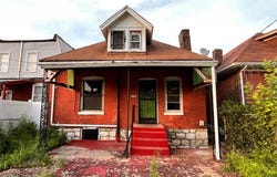5220 Highland Avenue, St Louis, MO 63113