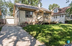 1609 S Norton Ave, Sioux Falls, SD 57105