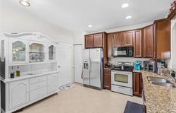 2425 Laurentina Ln, CAPE CORAL, FL 33909