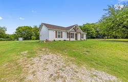 627 W 9th Street, Kemp, TX 75143