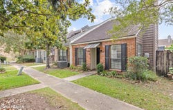 204 Long Plantation Boulevard, Lafayette, LA 70508