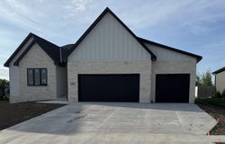 8911 Ranch Gate Road, Lincoln, NE 68520
