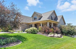 12618 S 81st Avenue, Papillion, NE 68046