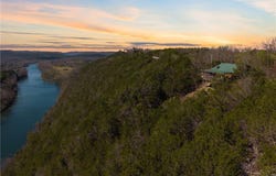 161 County Road 210, Eureka Springs, AR 72632