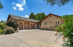 1714 E Crestway Drive, Garden City, KS 67846