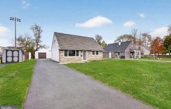 22 FARRELL Avenue, EWING, NJ 08618