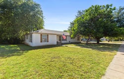 413 S Tyler Street, McGregor, TX 76657