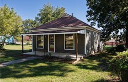 320 S 8th, Fredonia, KS 66736
